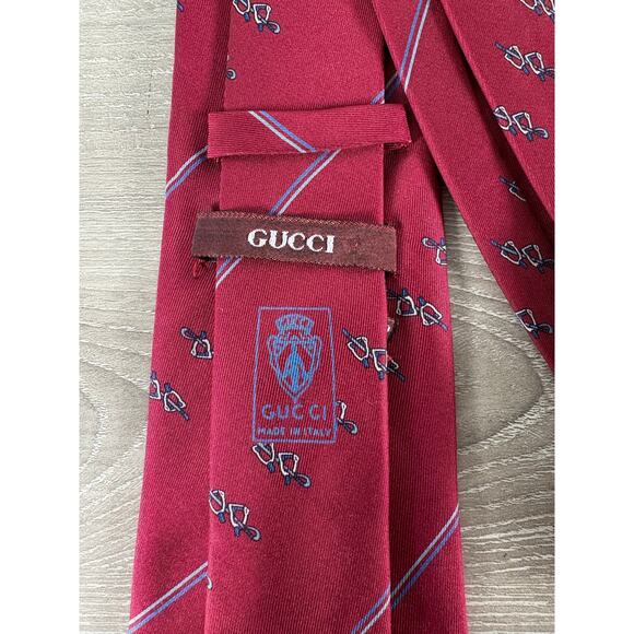 Gucci Men’s 100% Silk Tie Red Equestrian Horsebit Pattern Made in Italy - Picture 5 of 6